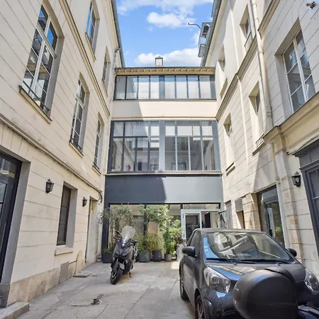Beau 3 Pieces Rue Poissonniere-3